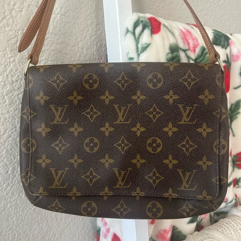Louis Vuitton Monogram Musette Tango Bag - Picture 2 of 16
